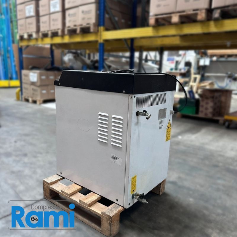 Compressore oilles Fiac CARAT204/E usato garantito – 8bar, 1.5kW - foto da dietro