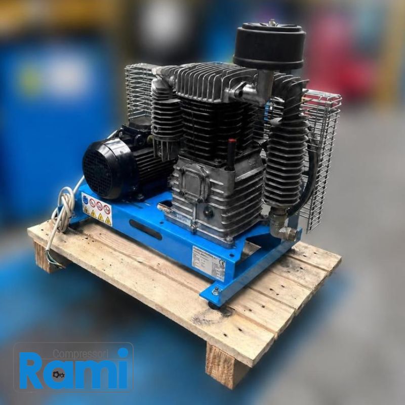 Compressore EUROTECNICA usato GS351200TDB - foto frontale